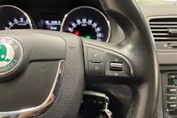 ruskea (beige) Skoda Yeti 2013 kuva 22.