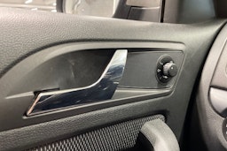ruskea (beige) Skoda Yeti 2013 kuva 23.