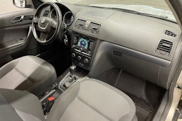 ruskea (beige) Skoda Yeti 2013 kuva 25.