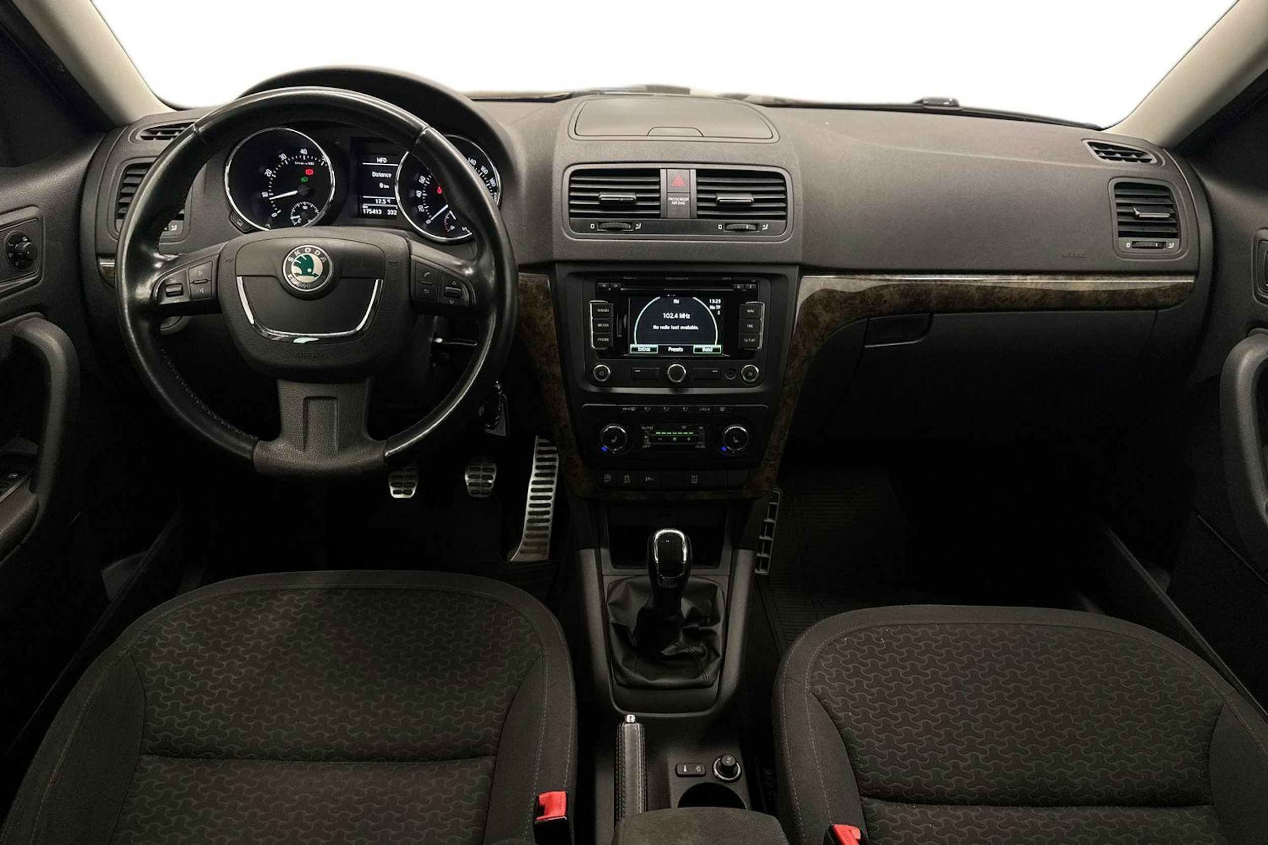 ruskea (beige) Skoda Yeti 2013 kuva 9.