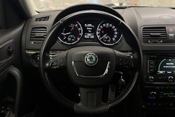 ruskea (beige) Skoda Yeti 2013 kuva 14.