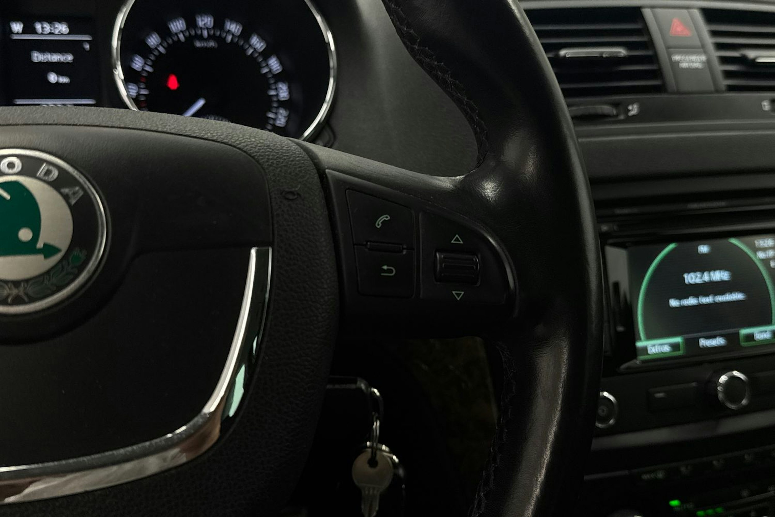 ruskea (beige) Skoda Yeti 2013 kuva 16.
