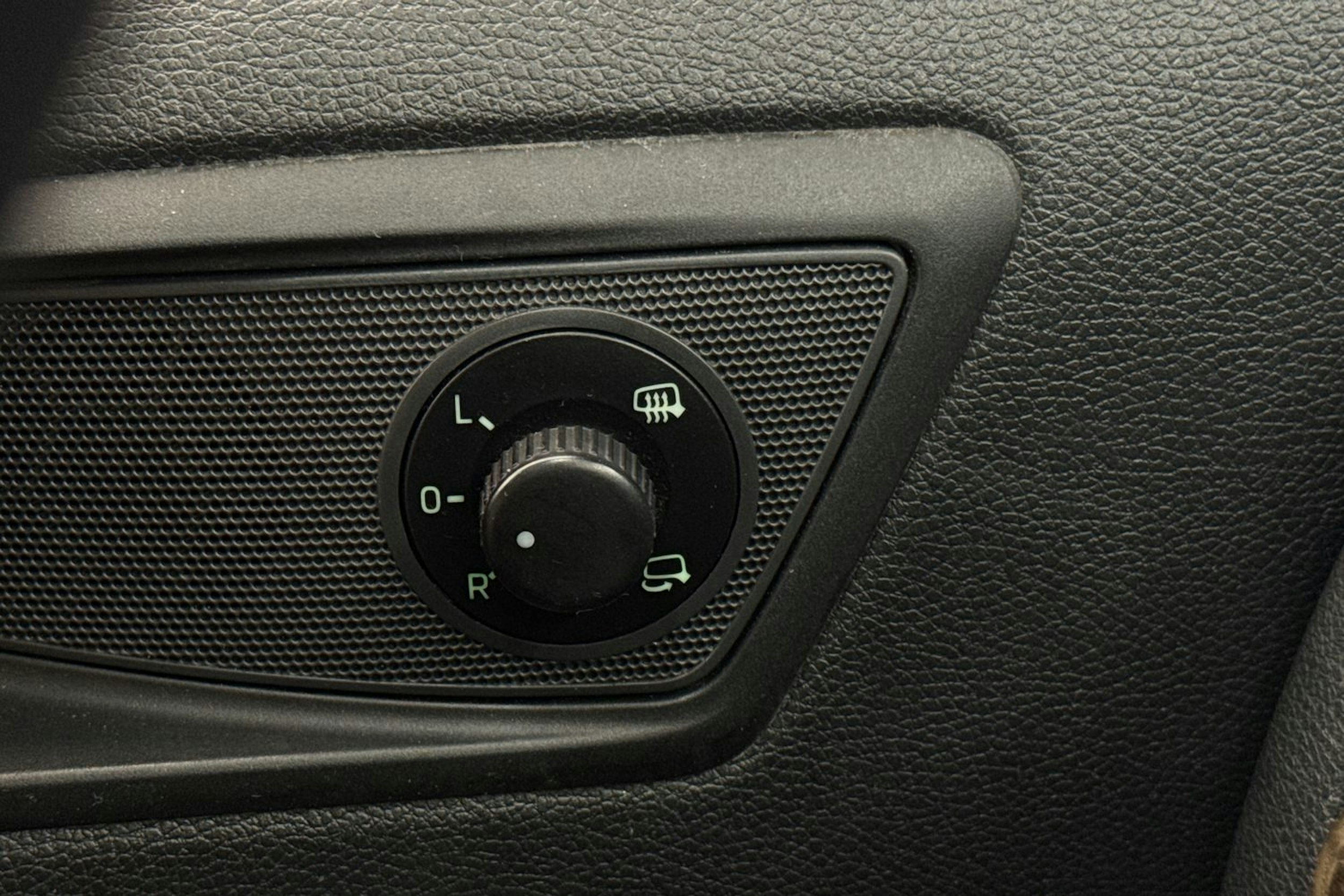 ruskea (beige) Skoda Yeti 2013 kuva 19.