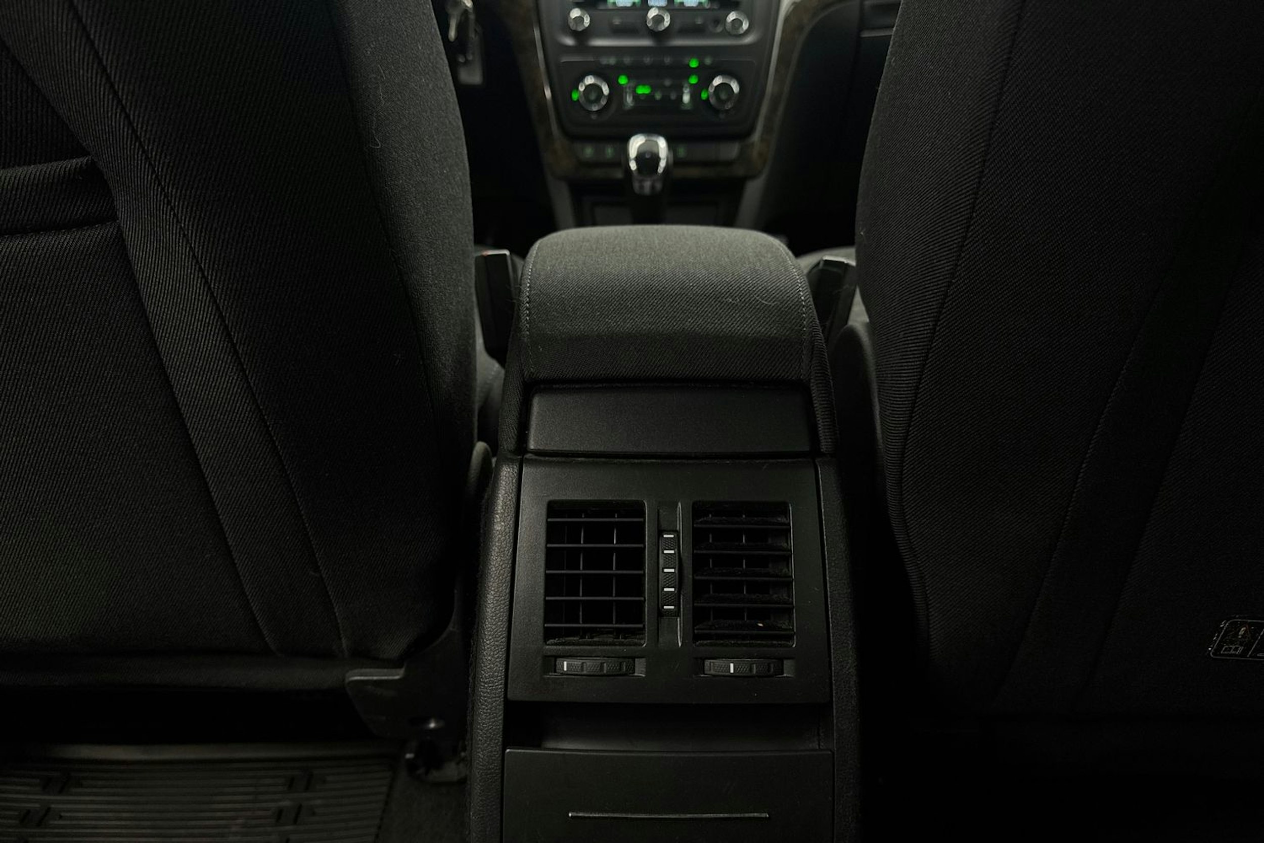ruskea (beige) Skoda Yeti 2013 kuva 31.