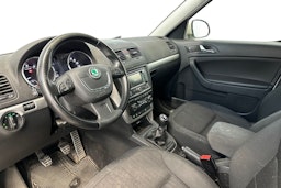 Valkoinen Skoda Yeti 2013 kuva 7.