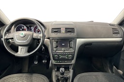 Valkoinen Skoda Yeti 2013 kuva 9.