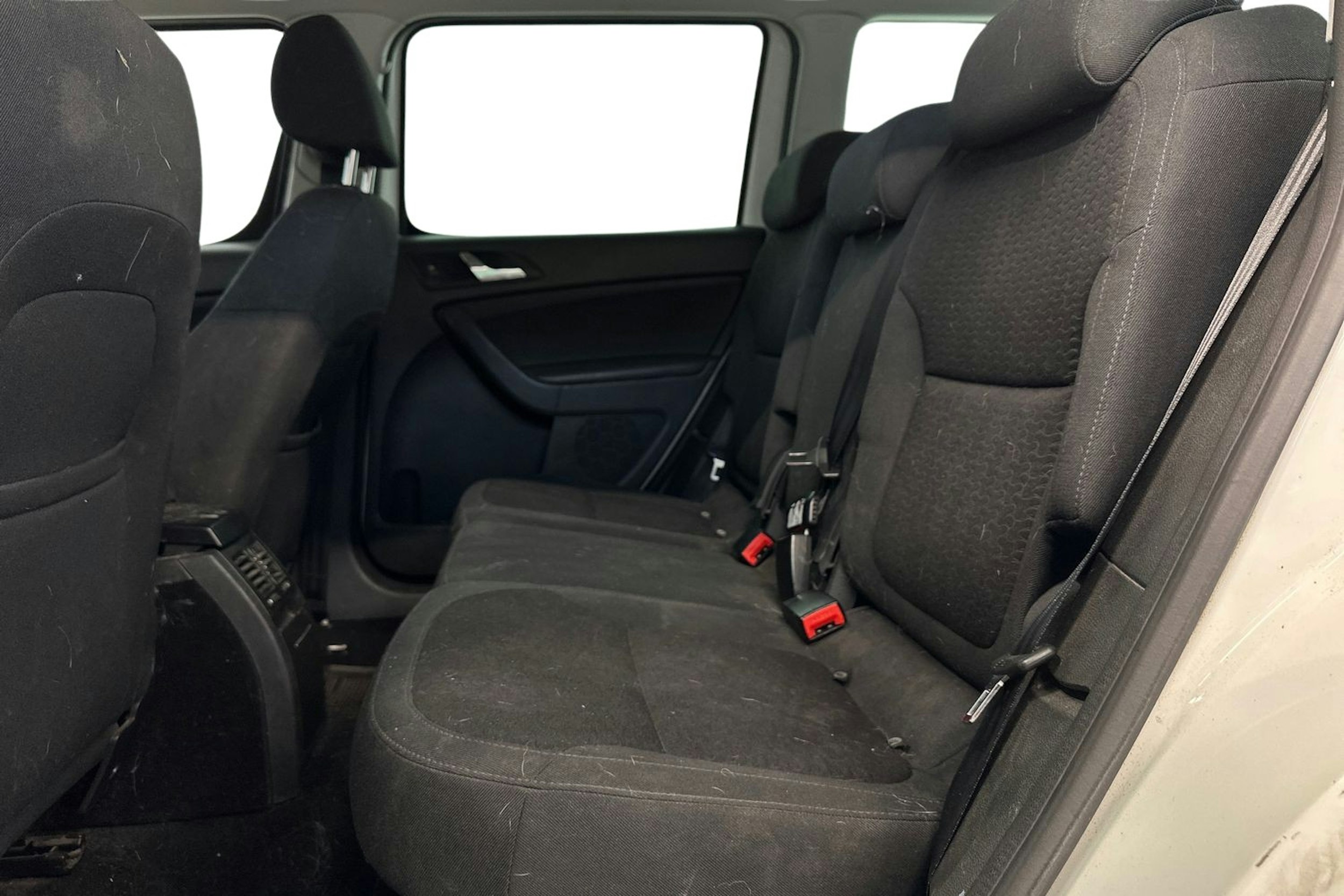 Valkoinen Skoda Yeti 2013 kuva 10.