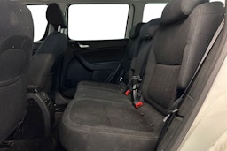 Valkoinen Skoda Yeti 2013 kuva 10.