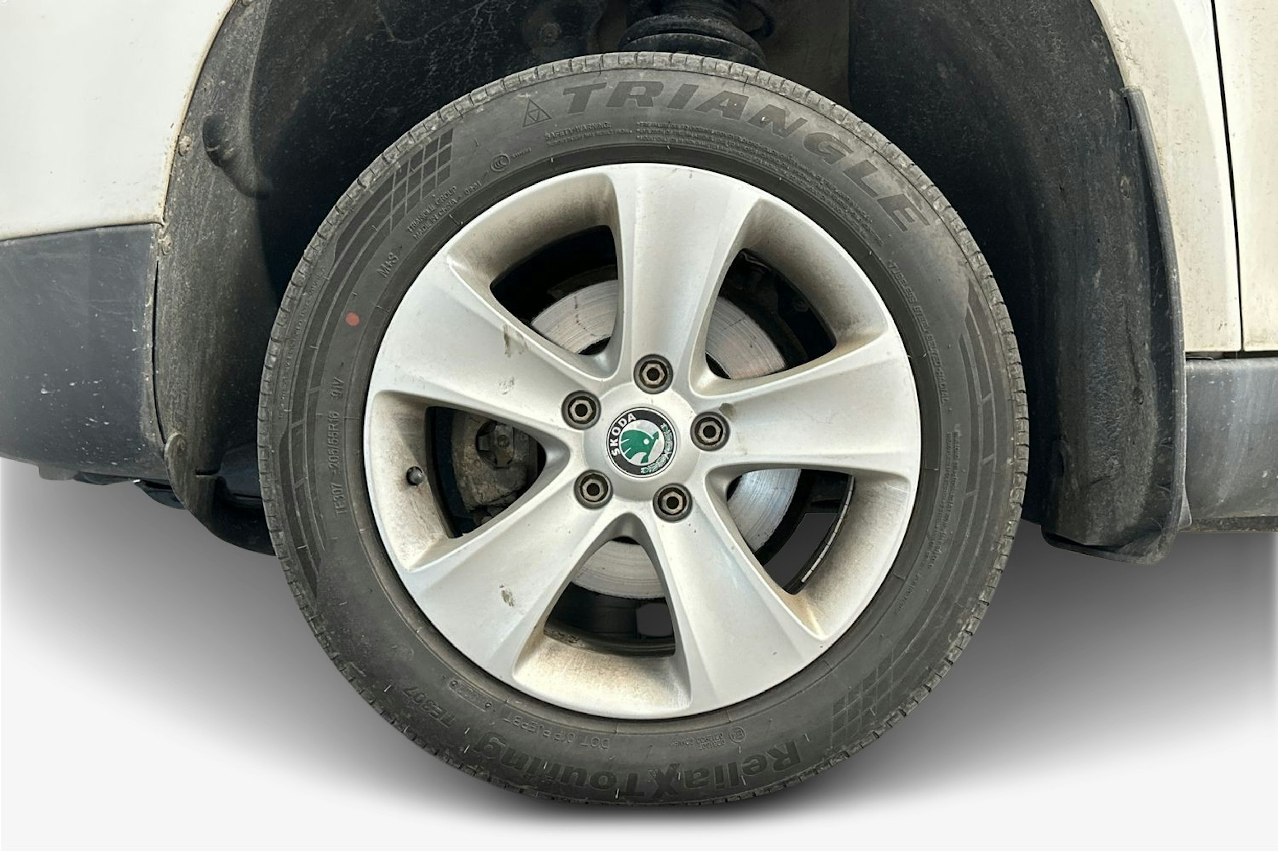 Valkoinen Skoda Yeti 2013 kuva 11.