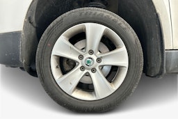 Valkoinen Skoda Yeti 2013 kuva 11.
