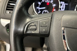 Valkoinen Skoda Yeti 2013 kuva 17.