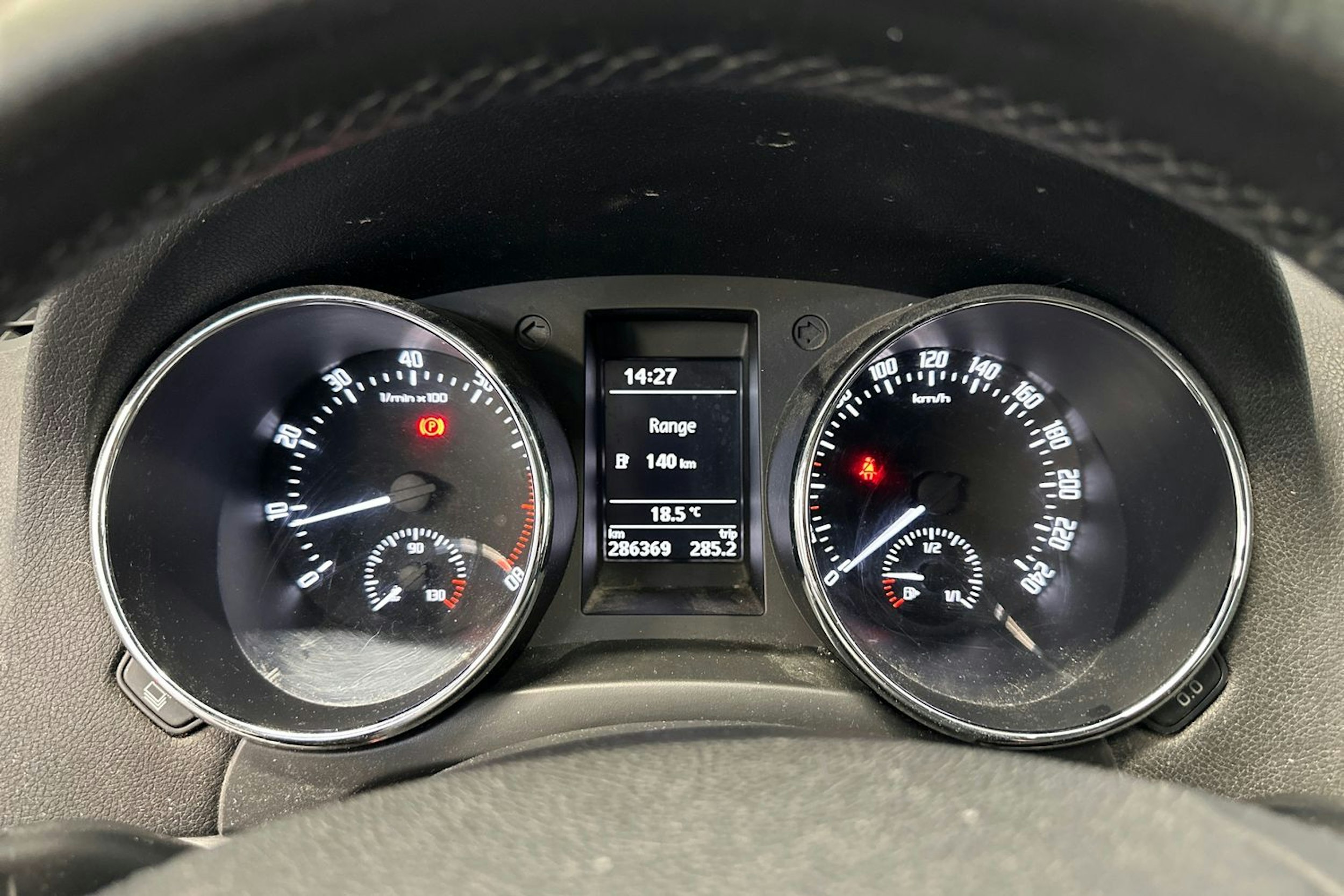 Valkoinen Skoda Yeti 2013 kuva 19.
