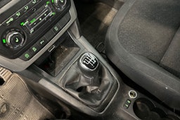 Valkoinen Skoda Yeti 2013 kuva 20.