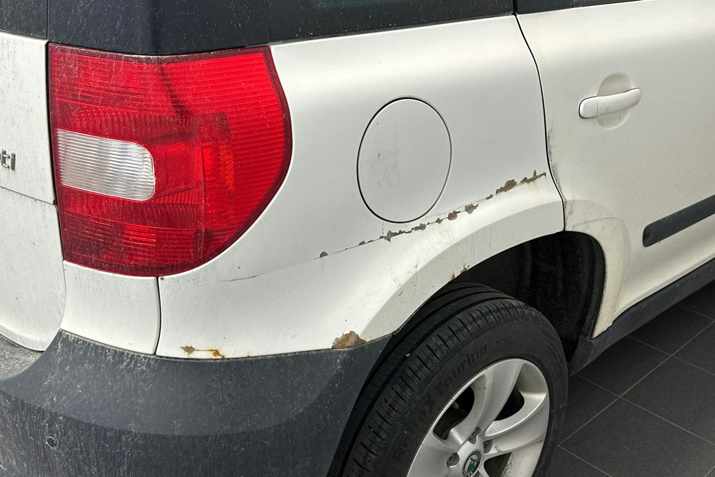 Valkoinen Skoda Yeti 2013 kuva 27.