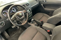 ruskea (beige) Skoda Yeti 2013 kuva 6.