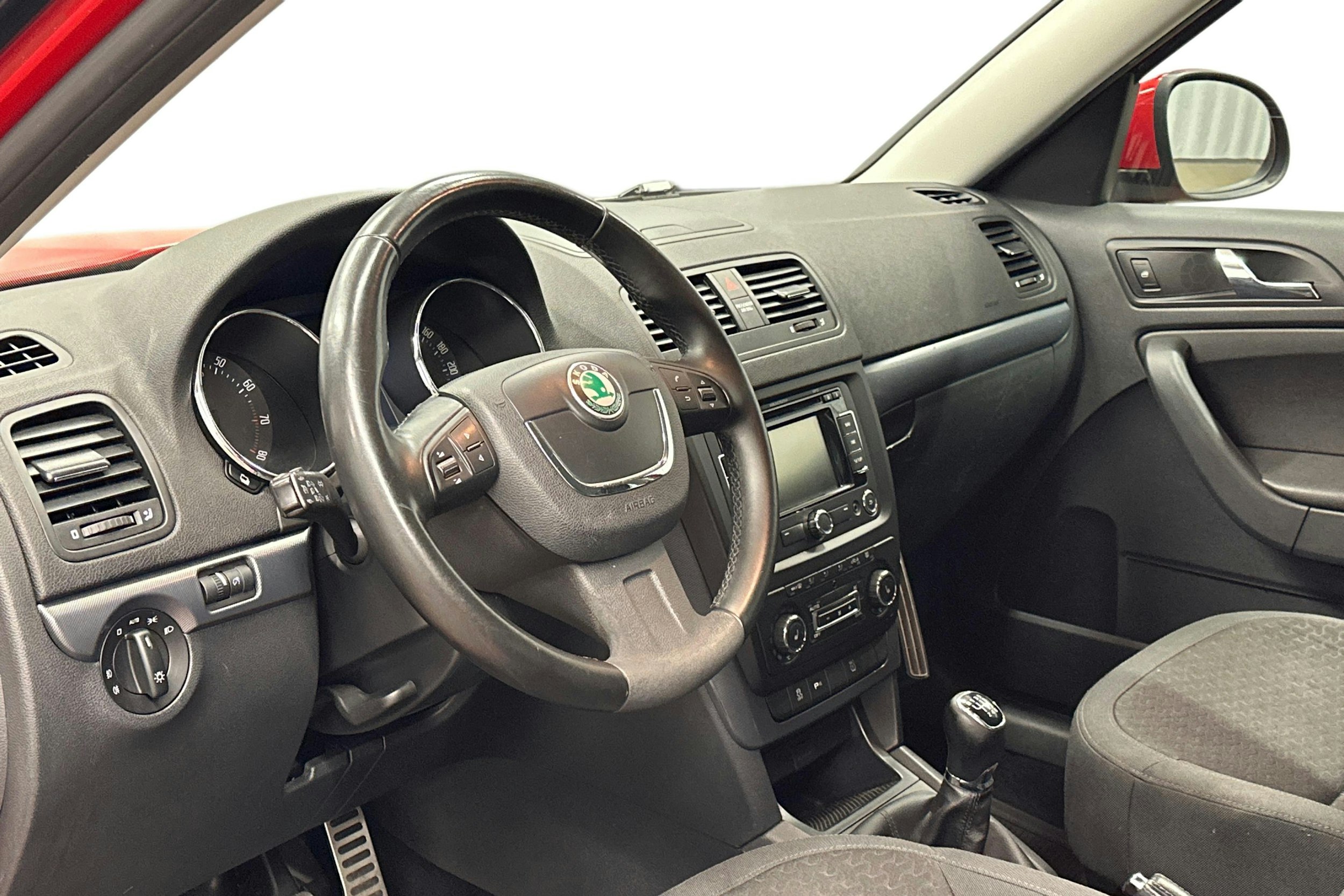 punainen Skoda Yeti 2014 kuva 7.