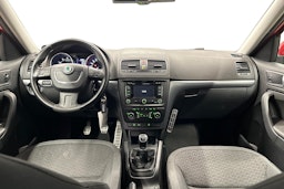 punainen Skoda Yeti 2014 kuva 9.