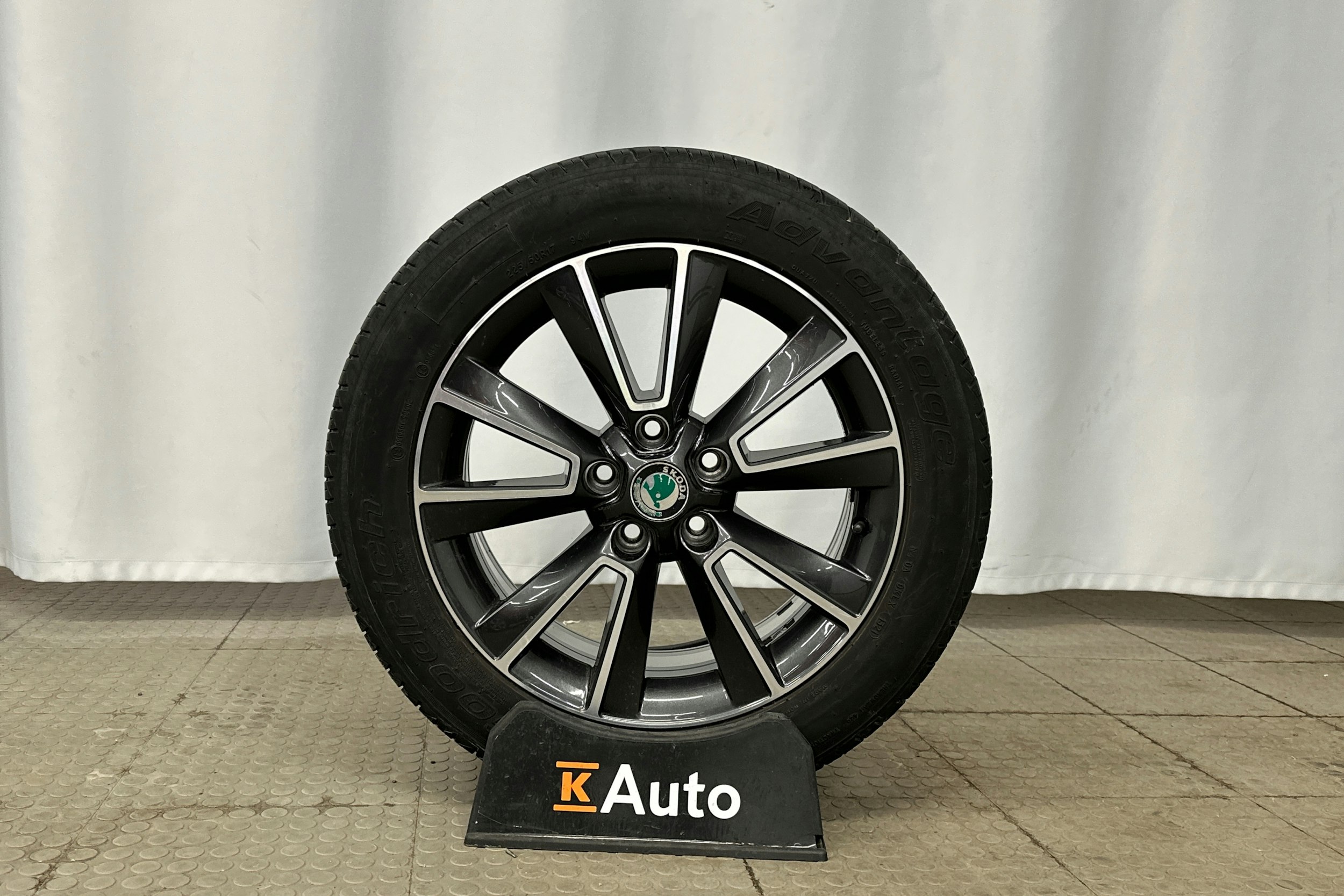 punainen Skoda Yeti 2014 kuva 13.