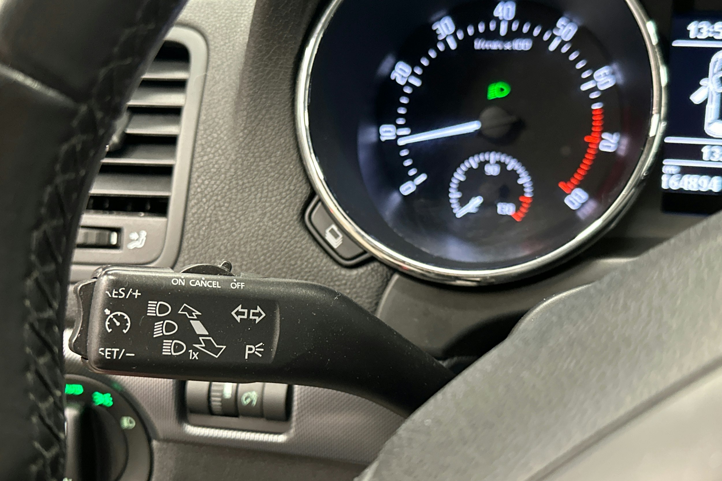 punainen Skoda Yeti 2014 kuva 14.