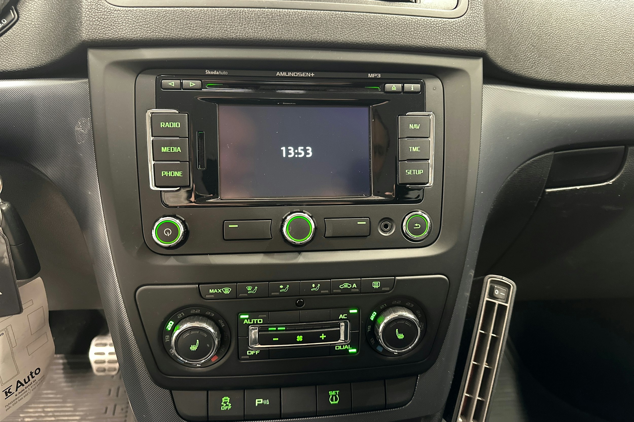 punainen Skoda Yeti 2014 kuva 15.