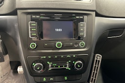 punainen Skoda Yeti 2014 kuva 15.