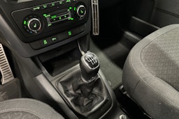 punainen Skoda Yeti 2014 kuva 16.