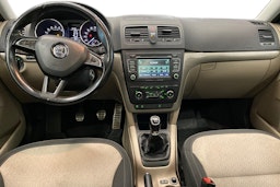 ruskea (beige) Skoda Yeti 2014 kuva 9.