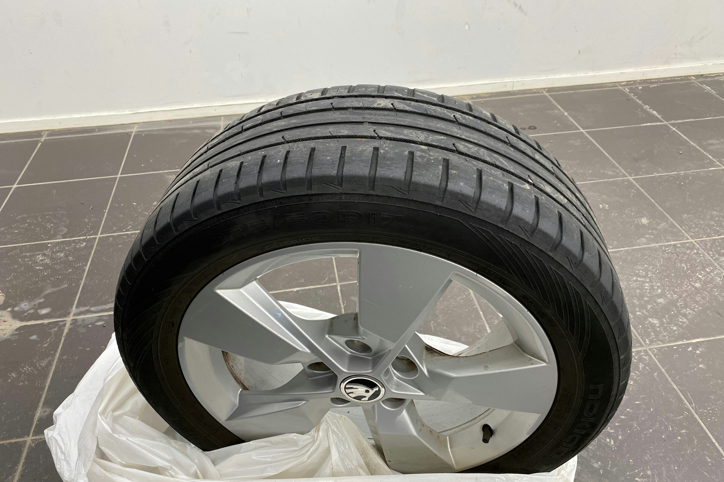 ruskea (beige) Skoda Yeti 2014 kuva 15.