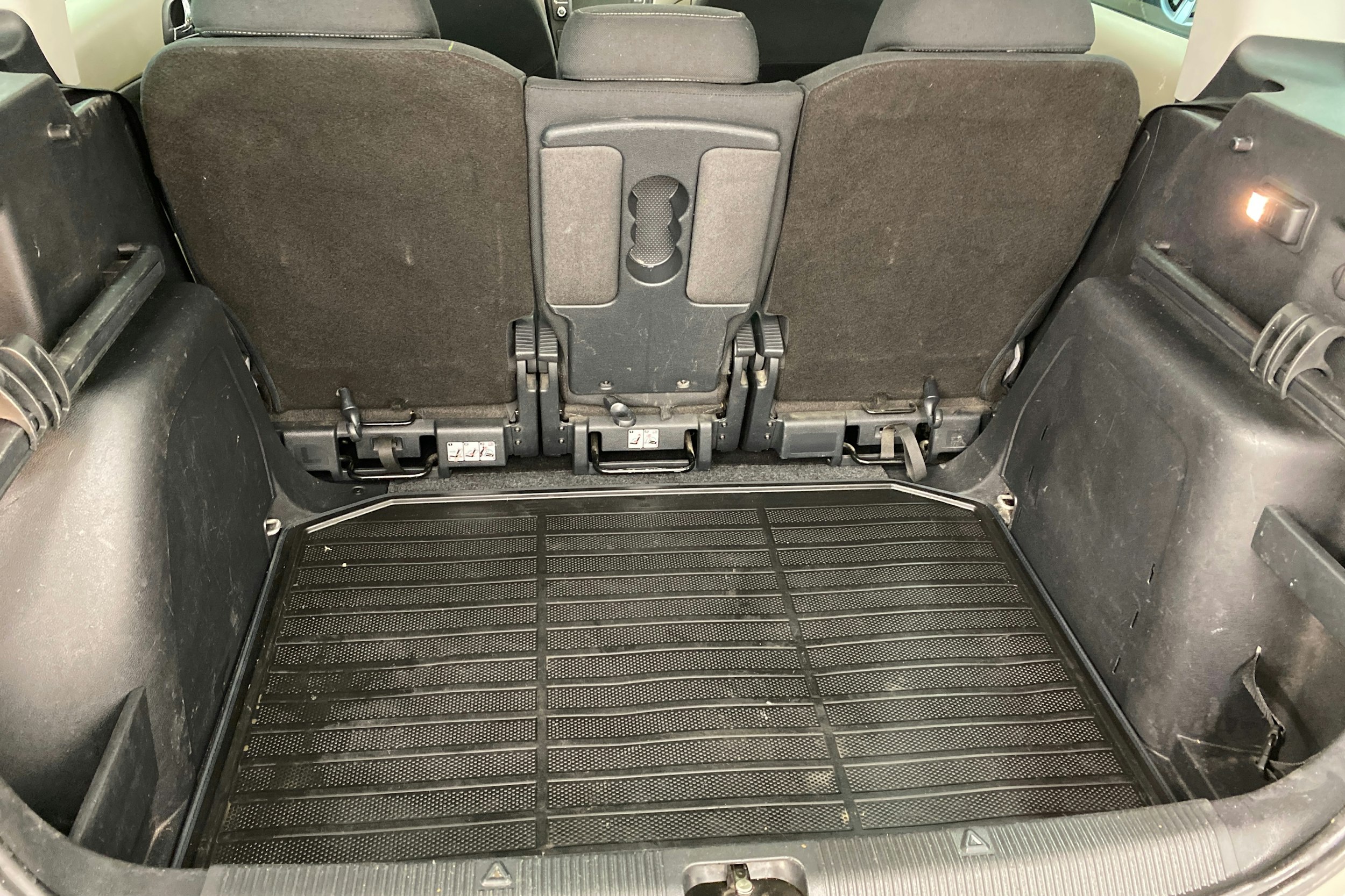 ruskea (beige) Skoda Yeti 2014 kuva 17.