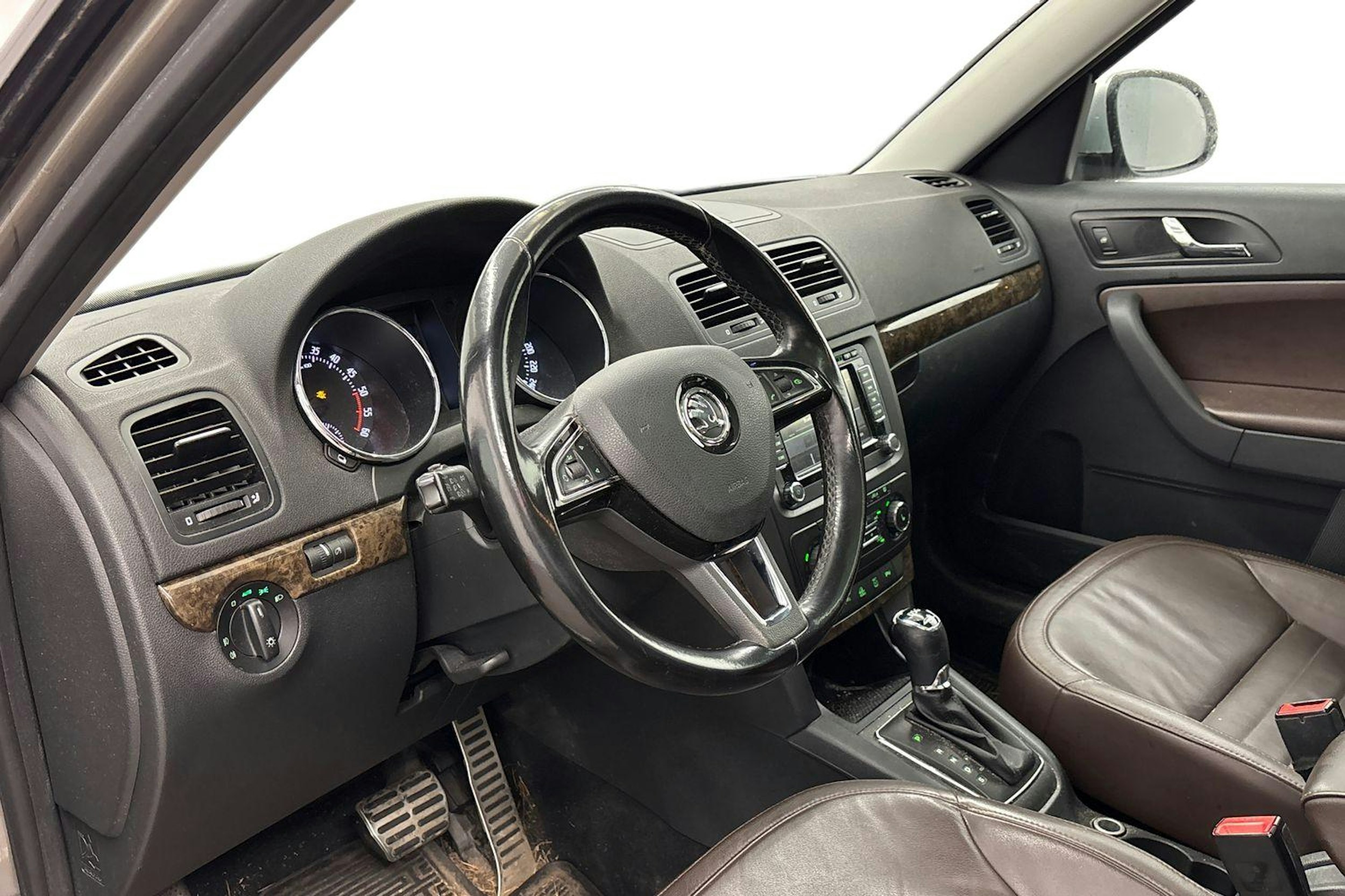 ruskea (beige) Skoda Yeti 2014 kuva 3.