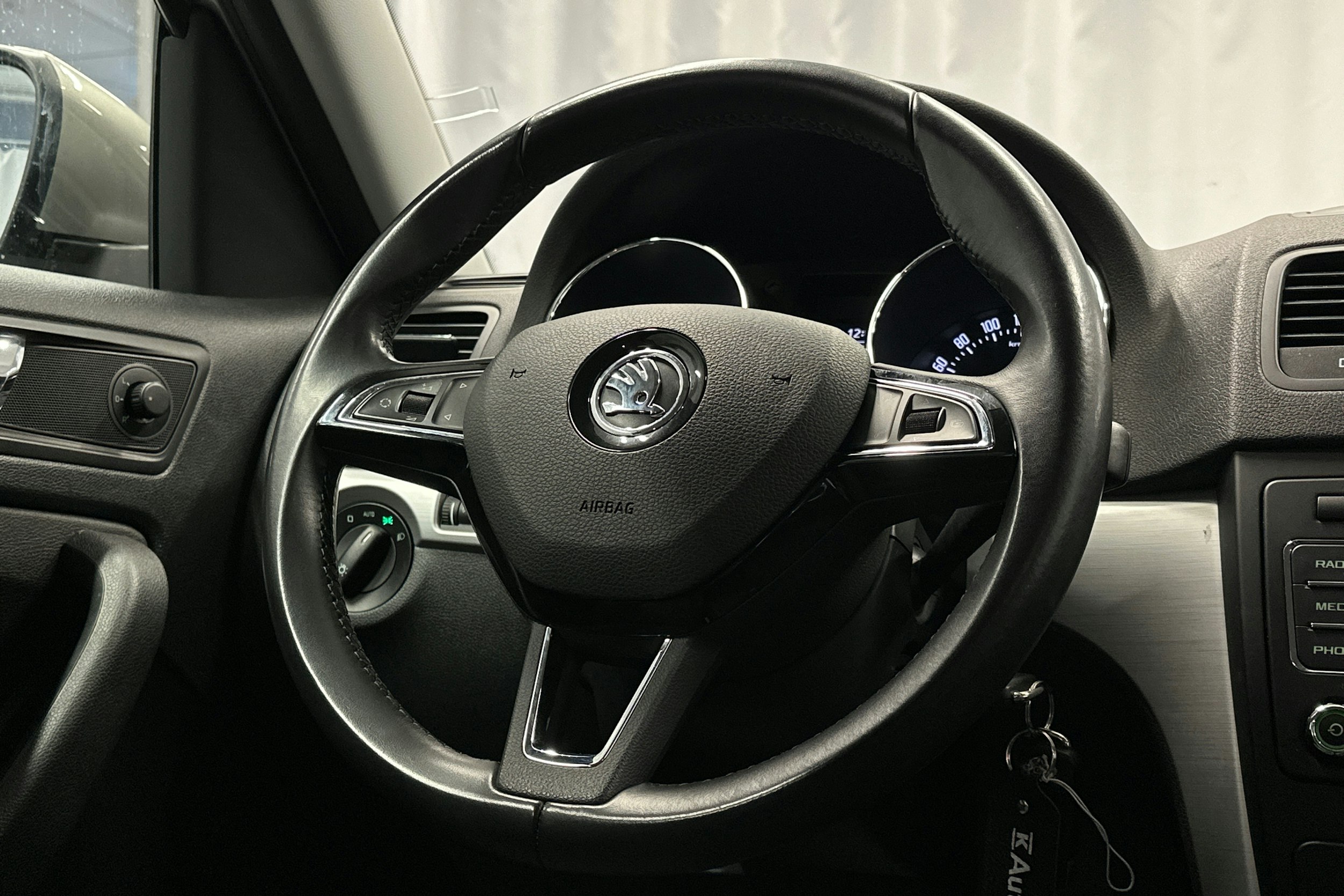 Ruskea (beige) Skoda Yeti 2014 kuva 16.