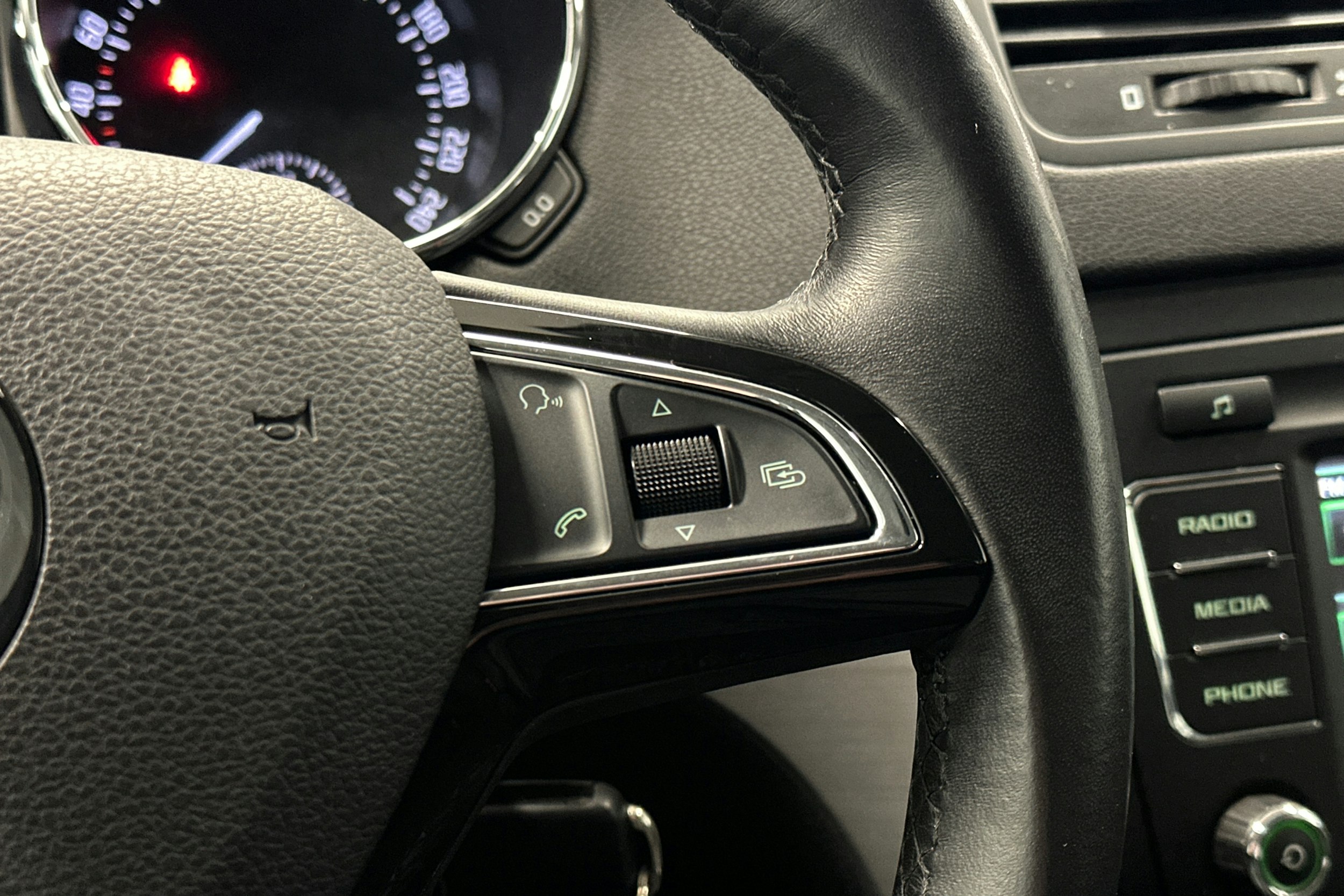 Ruskea (beige) Skoda Yeti 2014 kuva 18.