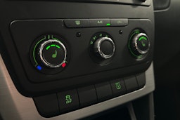 Ruskea (beige) Skoda Yeti 2014 kuva 23.