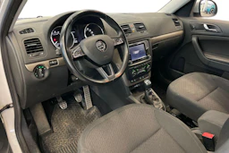 valkoinen Skoda Yeti 2015 kuva 3.