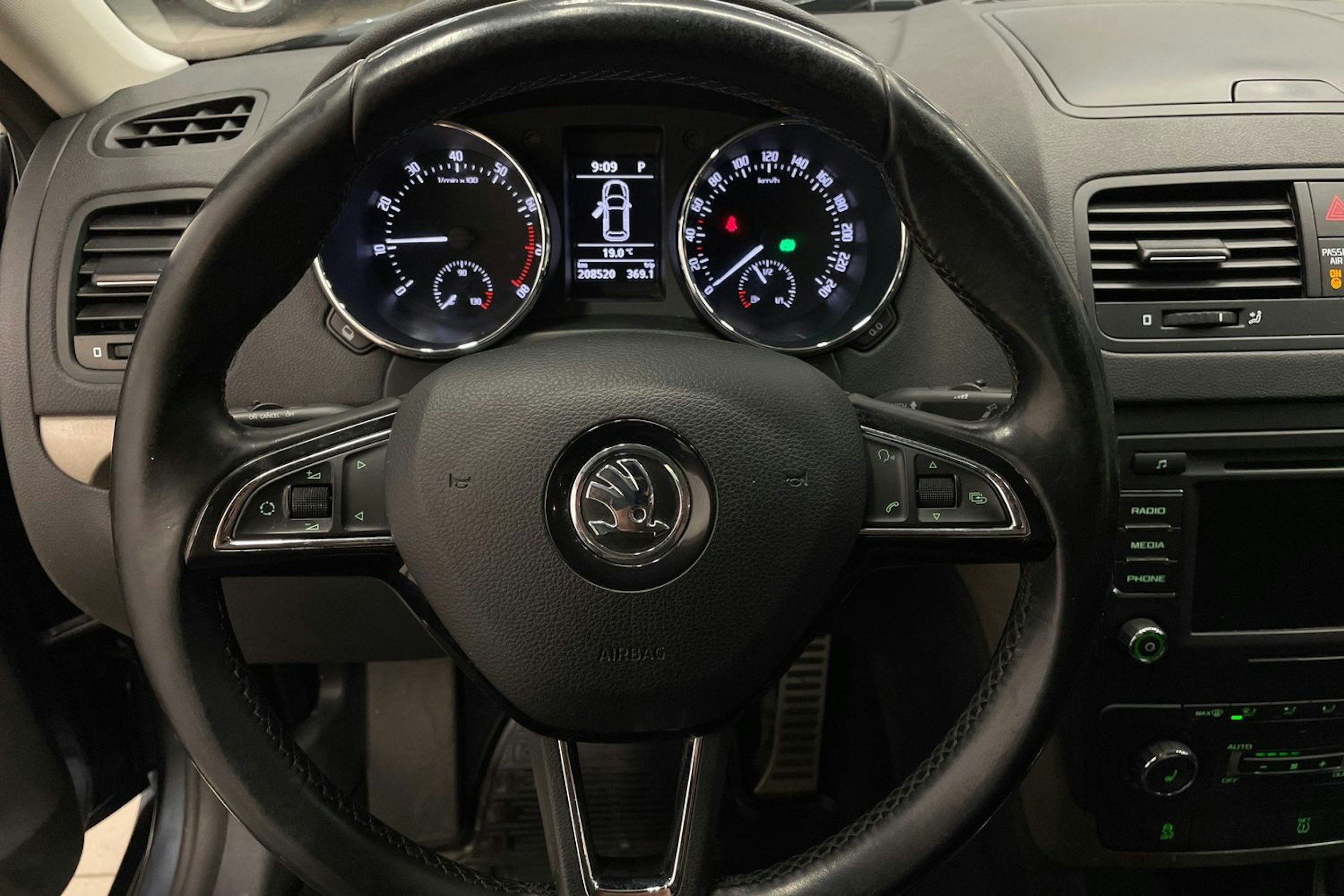 hopea Skoda Yeti 2015 kuva 16.