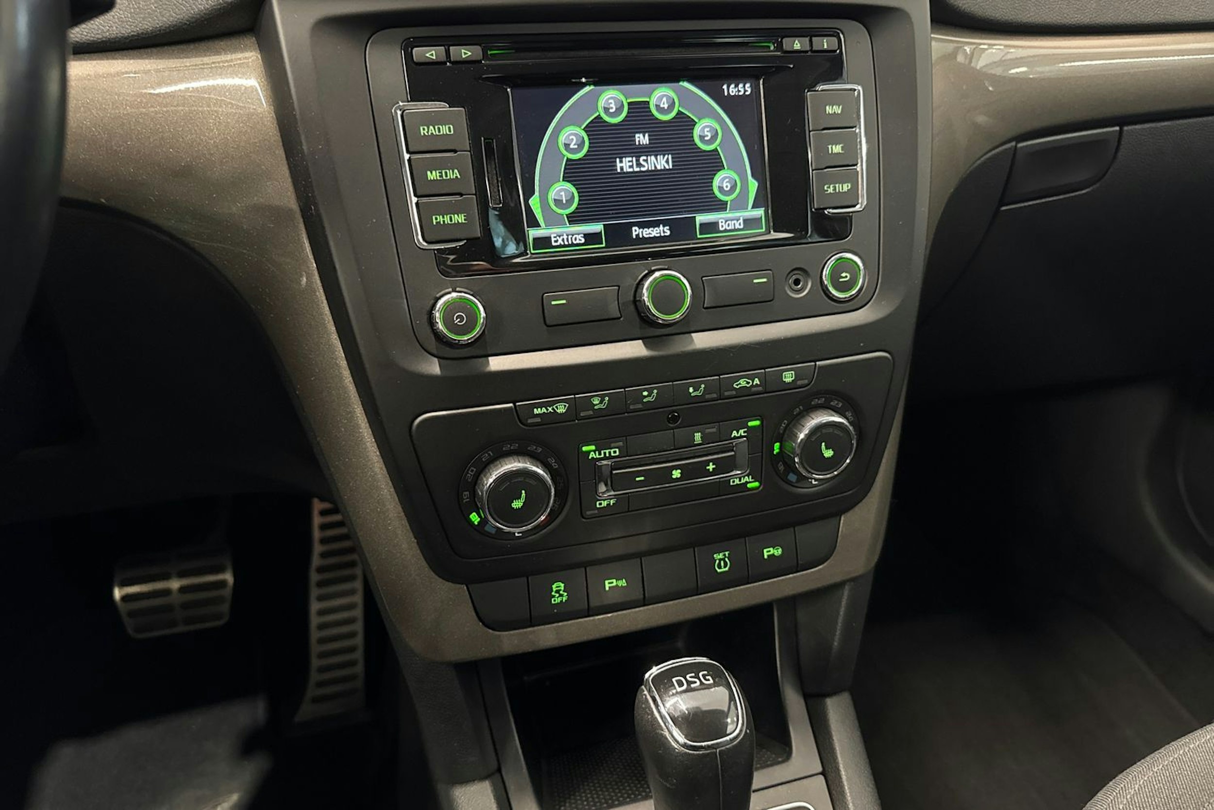 sininen Skoda Yeti 2015 kuva 19.