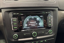 sininen Skoda Yeti 2015 kuva 22.