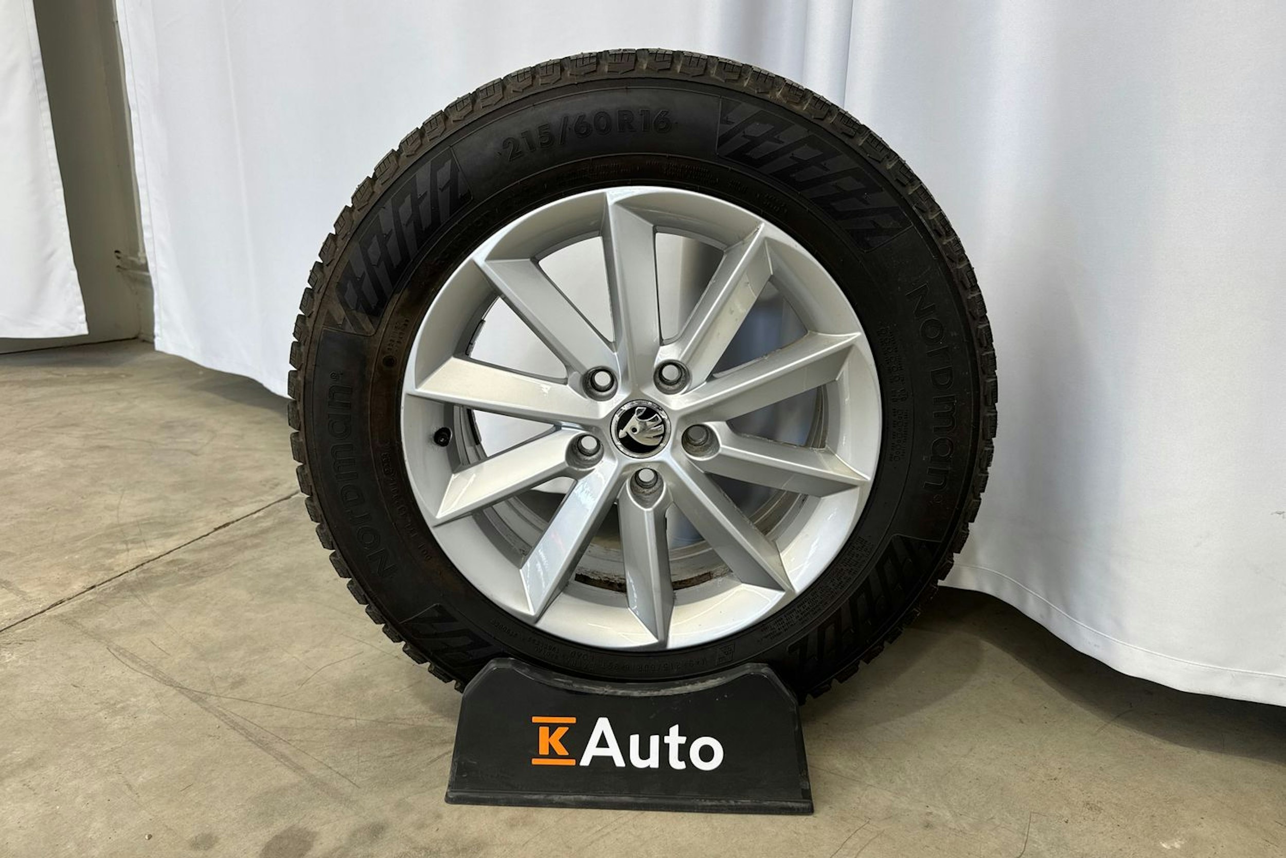 sininen Skoda Yeti 2015 kuva 27.