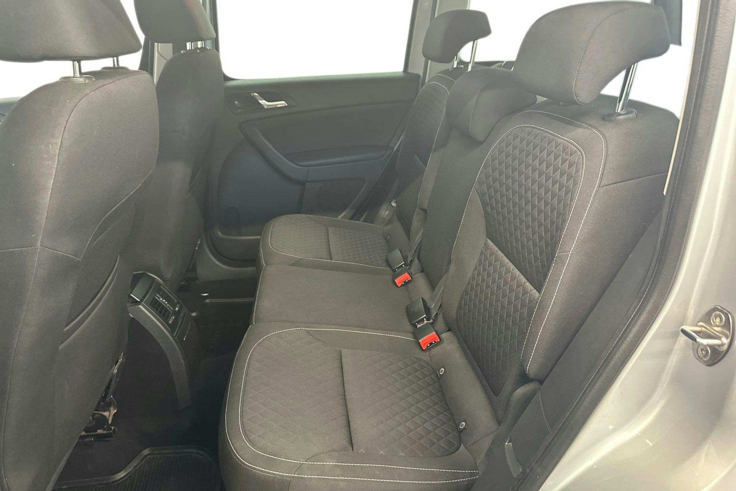 harmaa Skoda Yeti 2016 kuva 10.