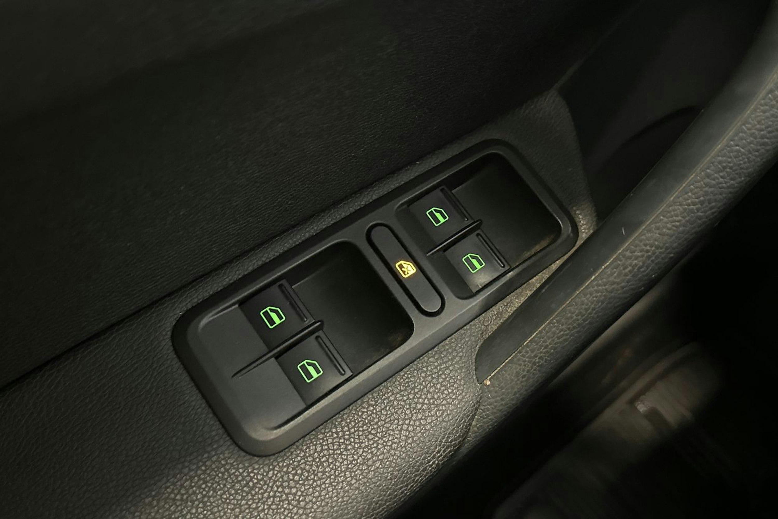 harmaa Skoda Yeti 2016 kuva 17.