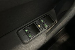 harmaa Skoda Yeti 2016 kuva 17.