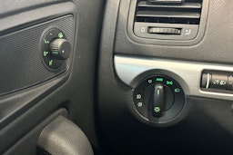 harmaa Skoda Yeti 2016 kuva 18.