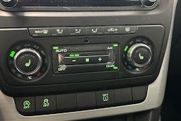 harmaa Skoda Yeti 2016 kuva 27.