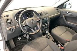 valkoinen Skoda Yeti 2016 kuva 9.