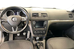 valkoinen Skoda Yeti 2016 kuva 10.