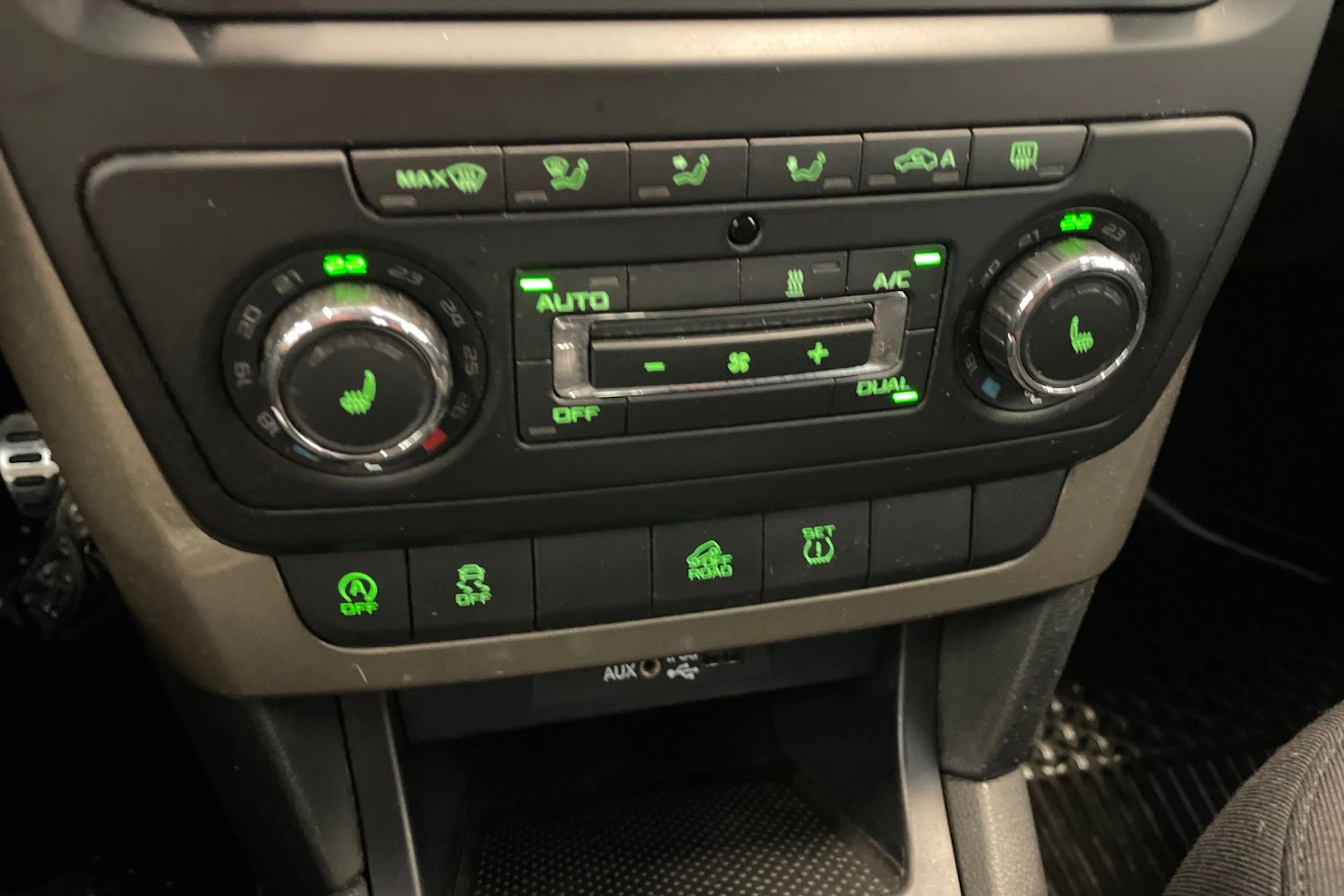 valkoinen Skoda Yeti 2016 kuva 17.