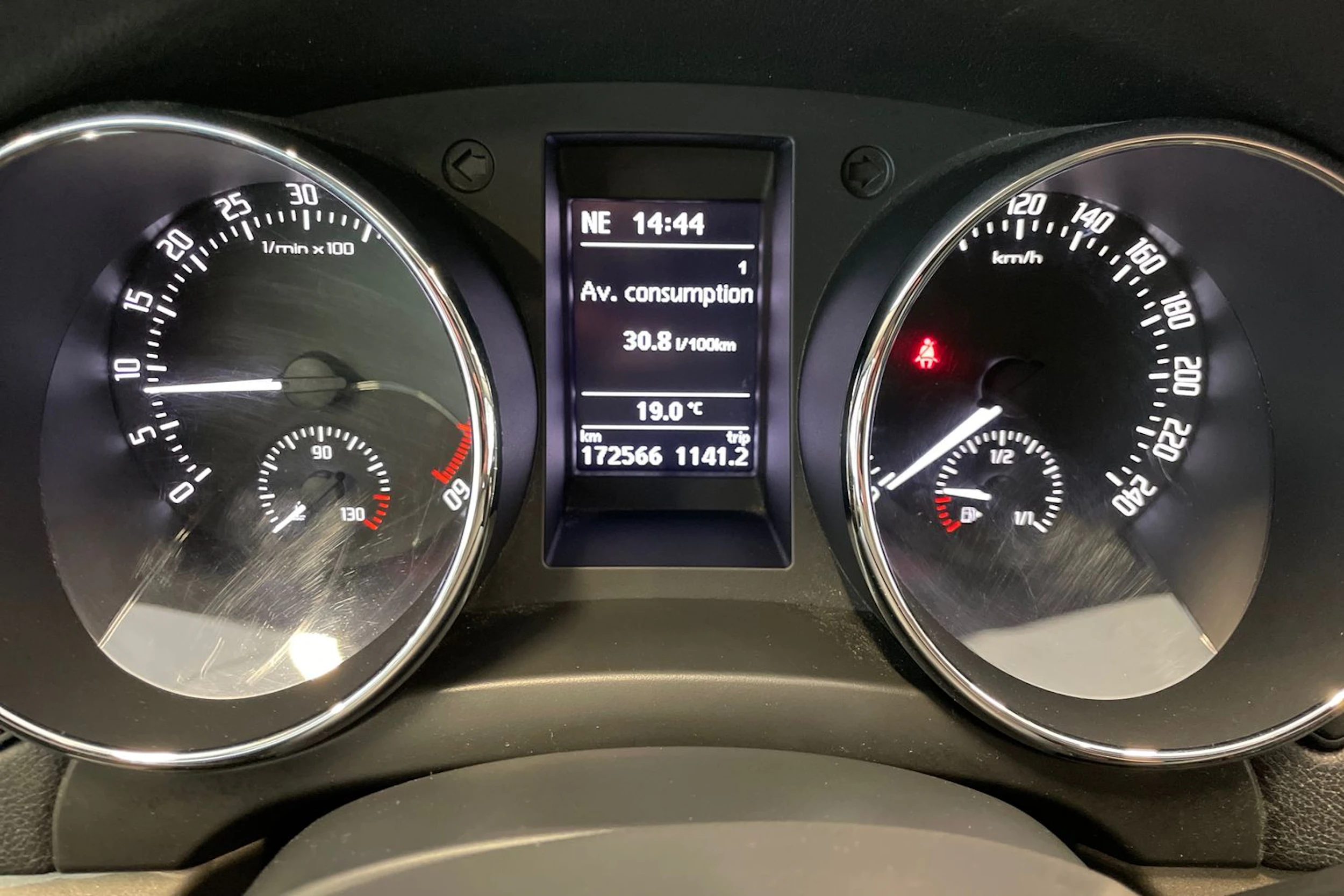 valkoinen Skoda Yeti 2016 kuva 21.