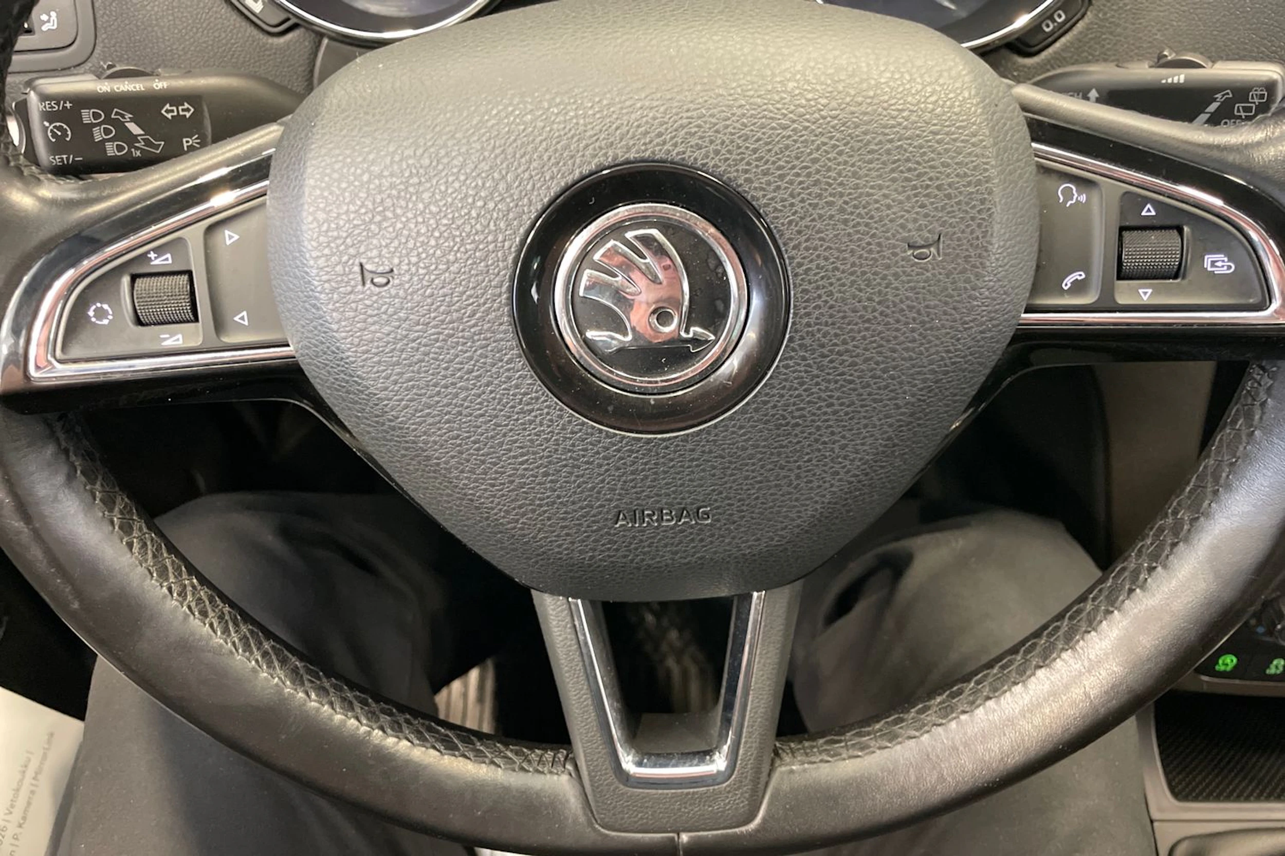 valkoinen Skoda Yeti 2016 kuva 22.