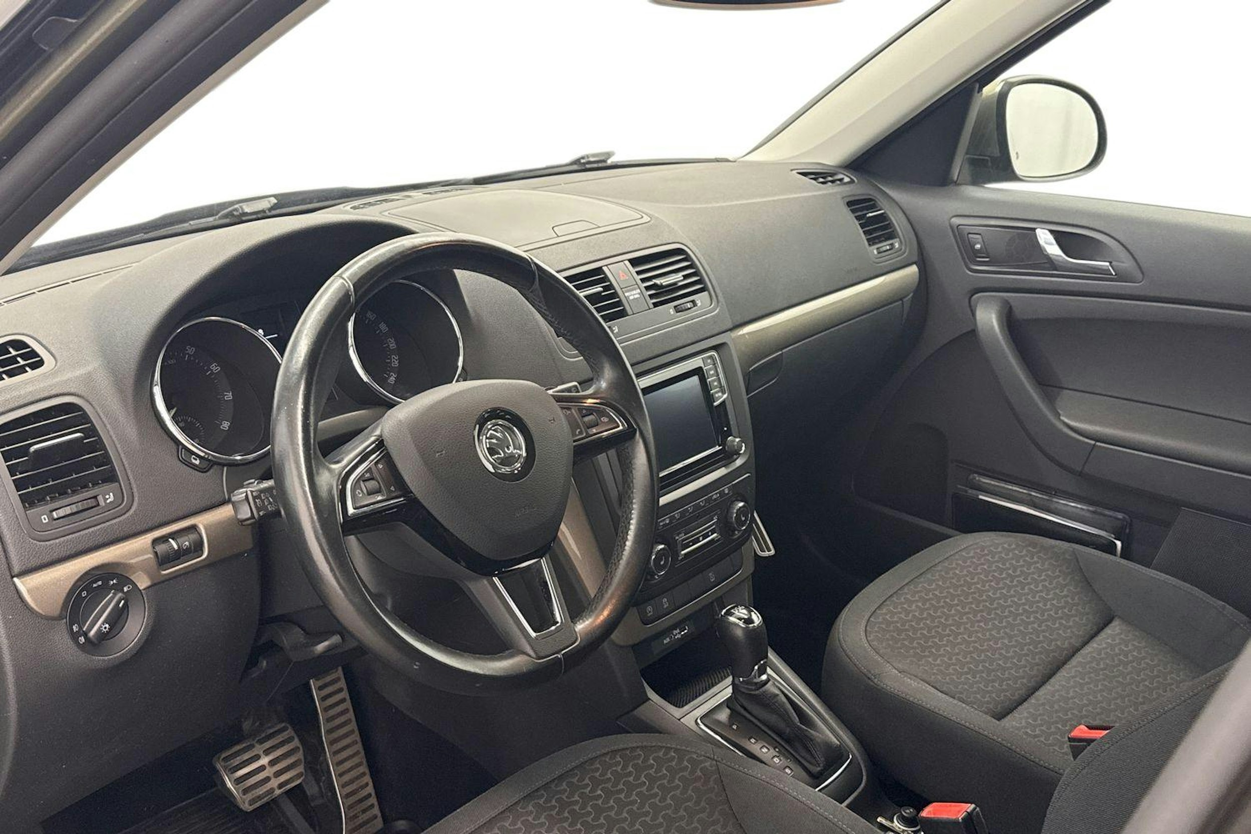 Vihreä Skoda Yeti 2016 kuva 6.