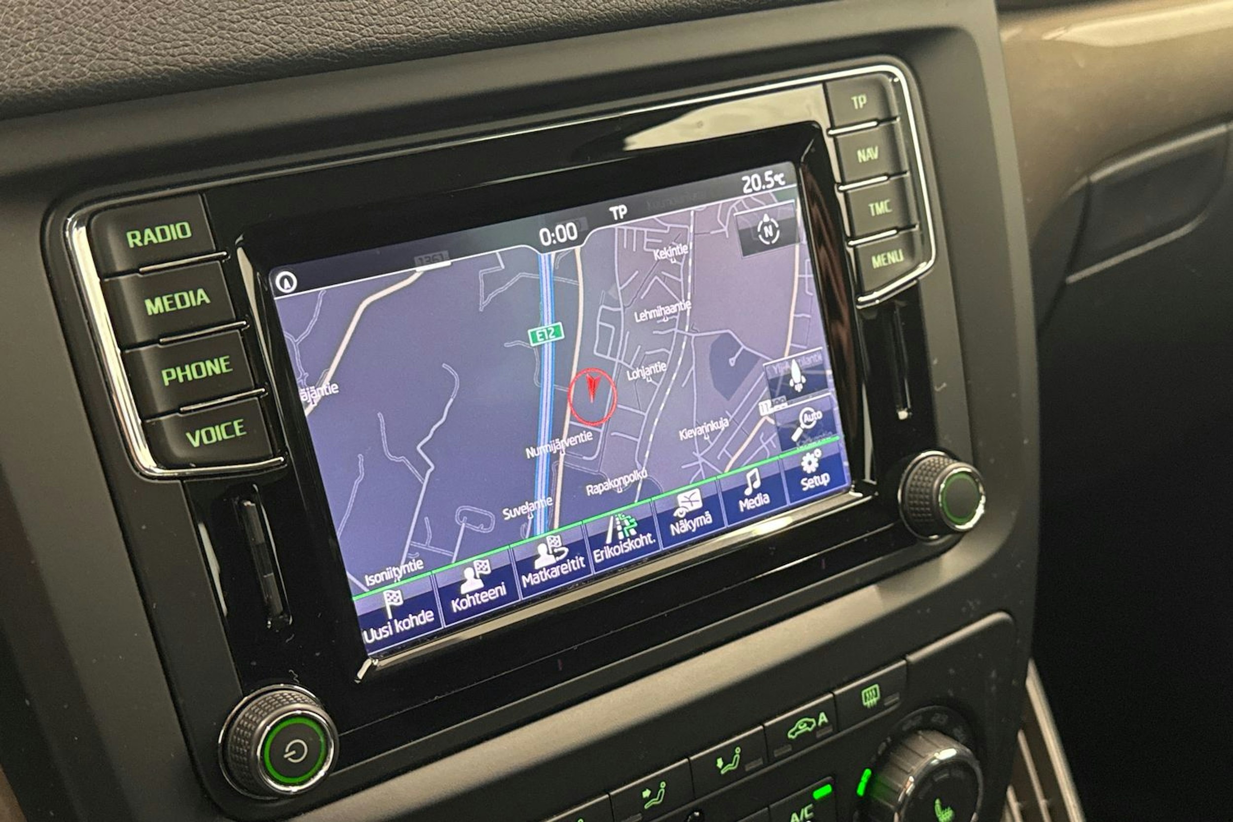 Vihreä Skoda Yeti 2016 kuva 17.